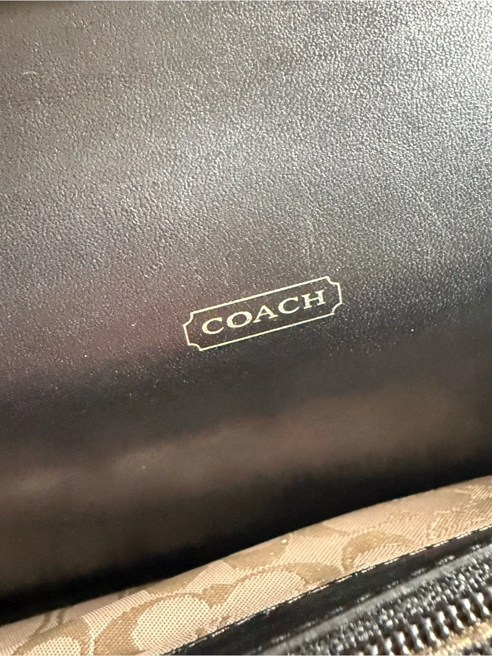 Coach vintage  Black Leather Snap-Button Continental Wallet